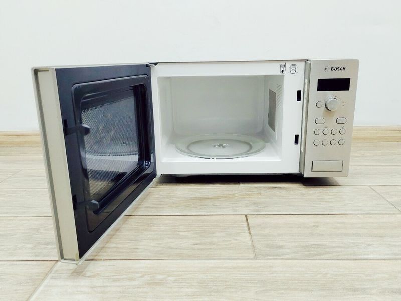 Мікрохвильова піч Bosch HMT75M450 02 1270w sn 8711 170006012610 000040951 фото