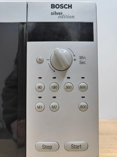 Мікрохвильова піч Bosch HMT743C 1200W sn 4140W3A368M 000052914 фото