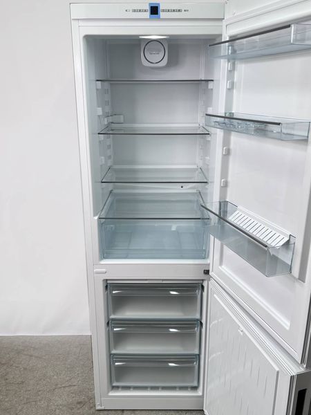 Холодильник двокамерний Premium KFN 28133 D ws 209+95л 163w sn 1626102206 450е 000037417 фото