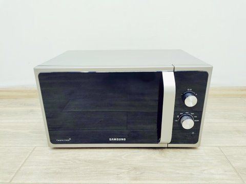 Микроволновая печь Samsung MS23F301EAS 000038780 фото