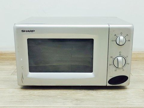 Мікрохвильова піч Sharp R 207 1180w sn 030202721 000040953 фото