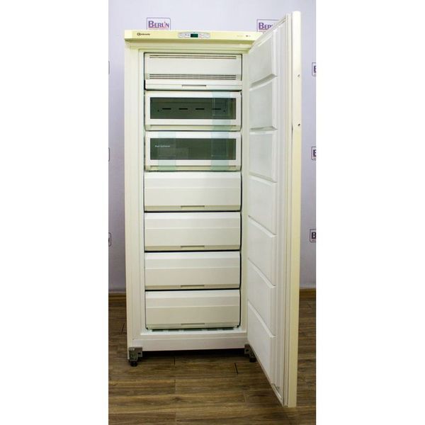 Морозильна шафа Bauknecht GKMN 2770 0 221 л 6 полиць 240 вт 855261901071 500041012992 000012476 фото