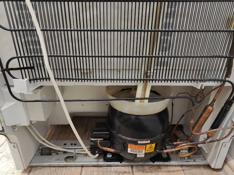 Холодильник Bosch KGE3200SD 53 120W 220+87л sn 8008000044 n632 000052993 фото