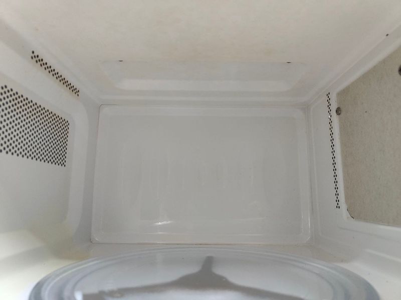 Мікрохвильова піч Bosch HMT743C 1200W sn 4140W3A368M 000052914 фото