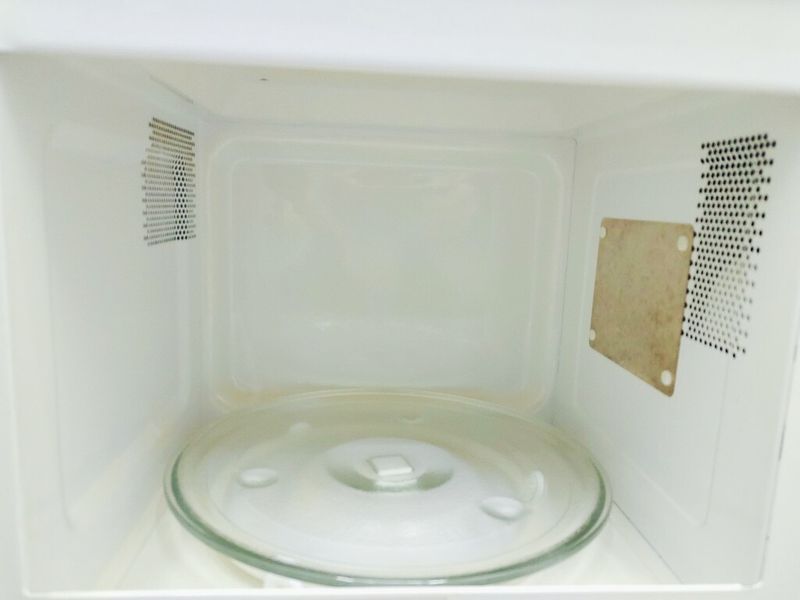 Мікрохвильова піч Whirlpool AVM504 1250w sn 420026000970 000037192 фото