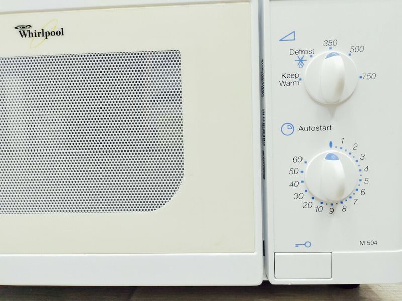 Мікрохвильова піч Whirlpool AVM504 1250w sn 420026000970 000037192 фото