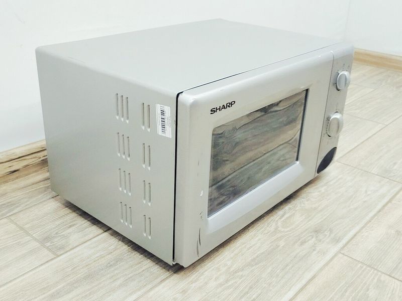 Мікрохвильова піч Sharp R 207 1180w sn 030202721 000040953 фото