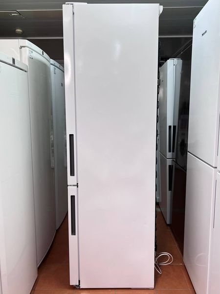 Холодильник двухкамерный Miele KFN 29162 DWS 000038122 фото
