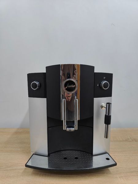 Кофемашина Jura impressa Type 688 1450W sn 0077503 000052400 фото