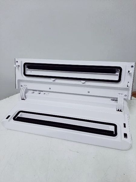 Пищевой вакуумный упаковщик FoodSaver VS0100X 000032875 фото