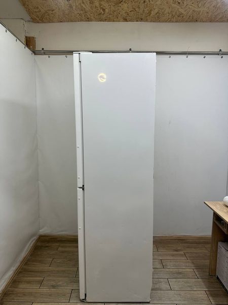 Холодильник двухкамерный Liebherr 3923 186W 232+123л sn 280815943 000054494 фото