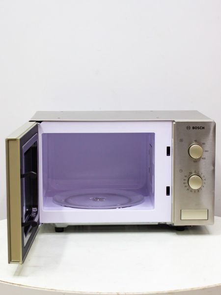 Микроволновая печь Bosch HMT72M450 35 Serie 2 000030817 фото