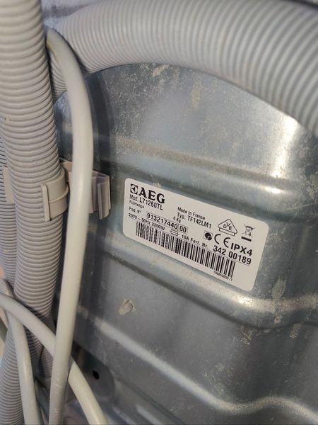 Стиральная вертикальная машина AEG Protex L71260TL 2200W 6кг sn 342 00189 000049826 фото