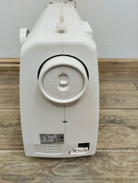 Швейная машина AEG 11220 60W 39 програм 000047879 фото