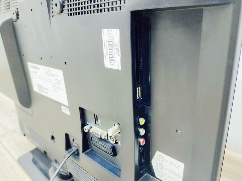 Телевізор 24 Telefunken L24H125SA3D DVD LED HD 45w sn 7178078400359 000041882 фото
