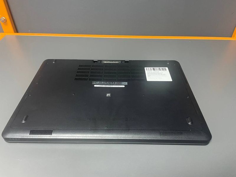 Ноутбук Dell Latitude E5550 15.6 HD бат 2:30 часа 000048136 фото