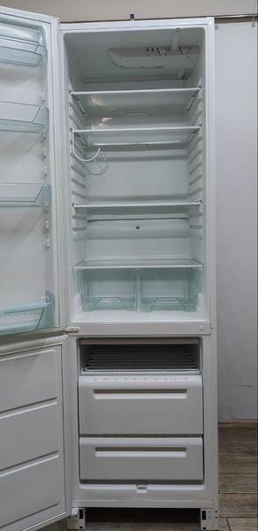 Холодильник Electrolux ER9112B 150W 275+87л sn 61105606 n629 000052996 фото