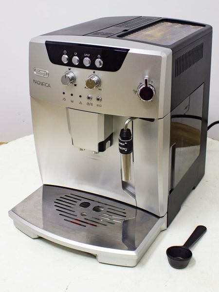 Кофемашина DeLonghi ESAM04 120 S 000034600 фото
