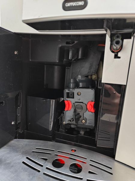 Кофемашина DeLonghi Perfecta ESAM5500,S 1350W sn 04818 000051264 фото