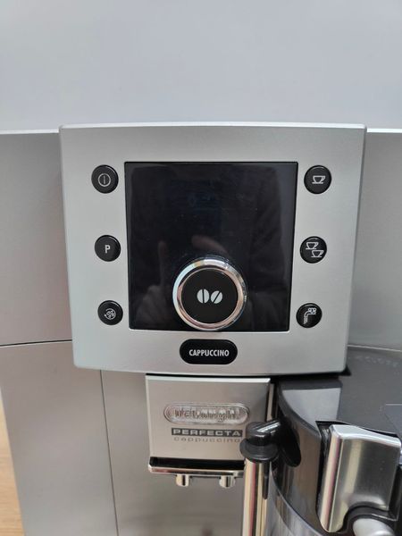 Кофемашина DeLonghi Perfecta ESAM5500,S 1350W sn 04818 000051264 фото