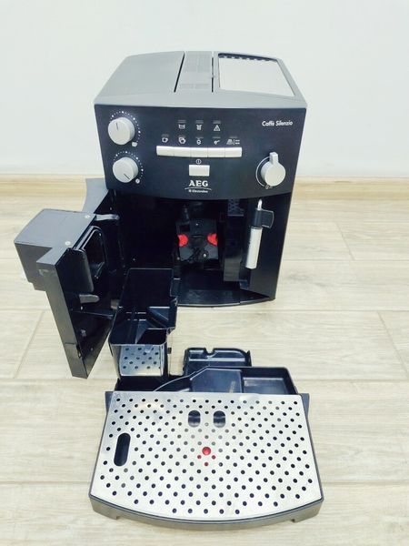 Кавомашина AEG Caffe Silenzio CS 5000 1350w sn 75000342 000029036 фото