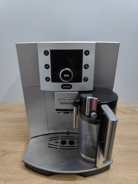 Кофемашина DeLonghi Perfecta ESAM5500,S 1350W sn 04818 000051264 фото