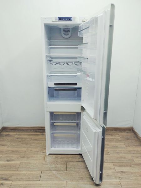 Холодильник двокамерний Gorenje NRKORA W 200+62л 136w sn 23430011_п10_н294 000045032 фото