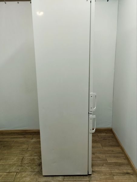 Холодильник двухкамерный Electrolux EN3900MHW 220W 258+109л sn 94010069 n381 000048022 фото