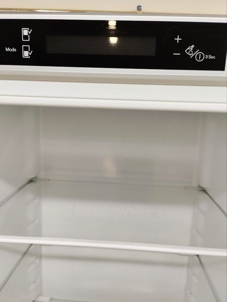 Холодильник двухкамерный Electrolux EN3900MHW 220W 258+109л sn 94010069 n381 000048022 фото