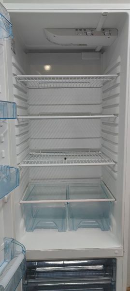 Холодильник двокамерний Electrolux ERB40250W8 150W 275+87л sn 94830016 n567 000051468 фото