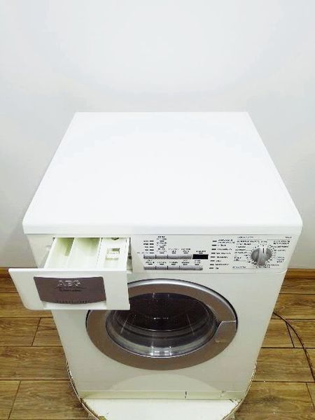Стиральная машина AEG L16820 000035001 фото