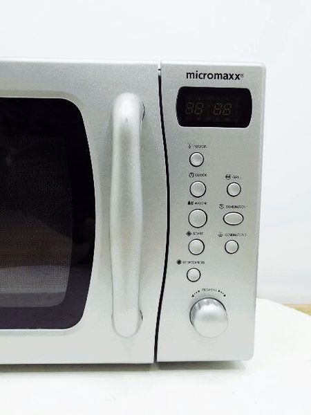 Мікрохвильова піч MicroMaxx MM41568 1200w гриль 1000w sn D48713133 000034859 фото