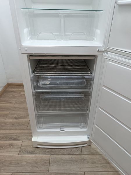 Холодильник двухкамерный Electrolux EN3700AHW 000045156 фото