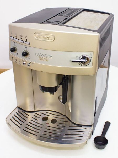 Кофемашина Delonghi Magnifica ESAM3300 000021264 фото