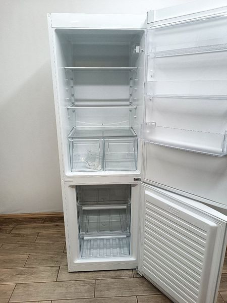 Холодильник двухкамерный Electrolux ENT5NF33W4 117W 220+92л sn 1470004 n456 000048020 фото