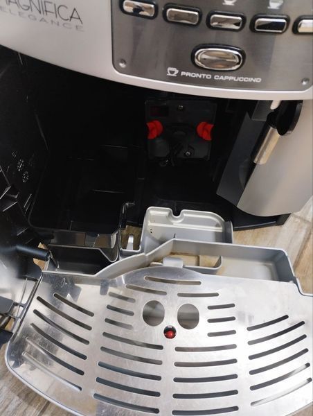 Кавомашина DeLonghi ESAM3600 S 1350W sn 70225 000047870 фото