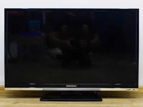 ТБ 32 Grundig 32 VLE 5324 BG 80W sn 016369805201031249 000018368 фото