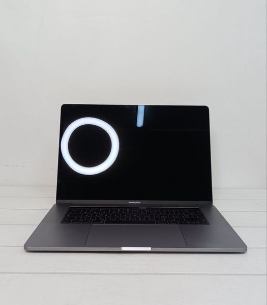 Ноутбук Apple MacBook Pro 15 A1707 15.4 бат 4:30 часа 000050510 фото