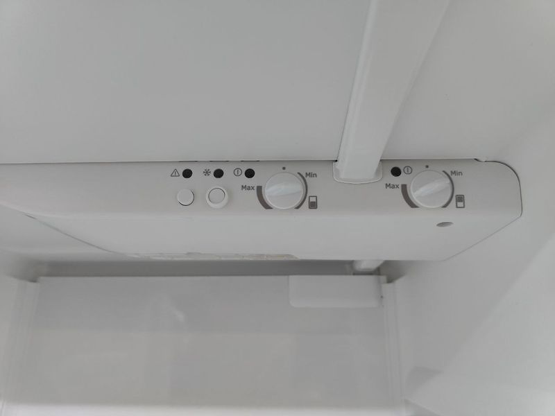 Холодильник двокамерний Electrolux ERB40250W8 150W 275+87л sn 94830016 n567 000051468 фото