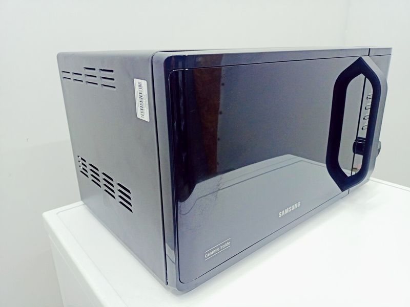 Мікрохвильова піч Samsung MS23K3515AK 800w 23л sn 0BJV7WET900045 Black 000043079 фото
