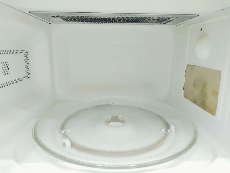 Мікрохвильова піч Amica AMM 17E80GP 1270w гриль 1000w sn 11030271330263 000037379 фото