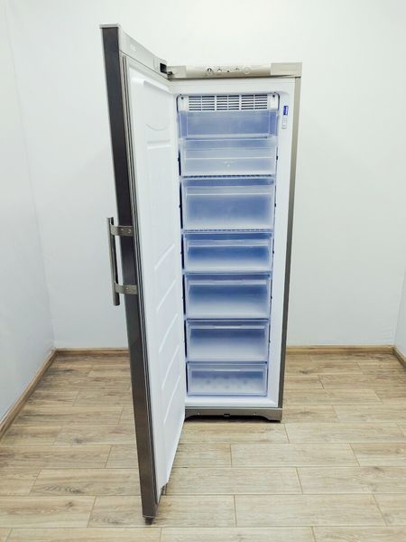 Морозильный шкаф Ariston UPS 1722 F 000035539 фото