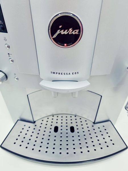 Кавомашина Jura Impressa E85 618 B3 1450w sn 07610917132300 000039970 фото