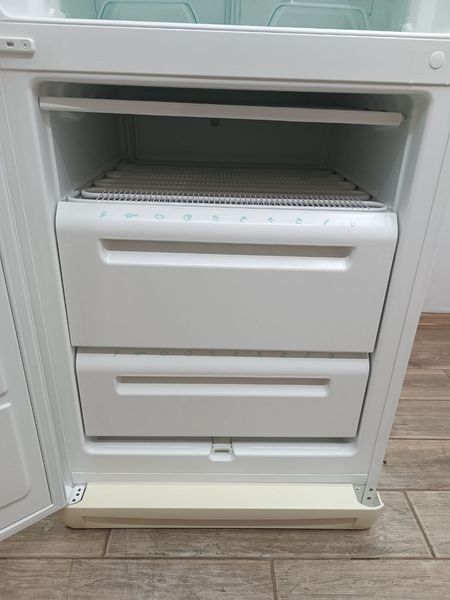 Холодильник двухкамерный Electrolux ER8612B 000045154 фото