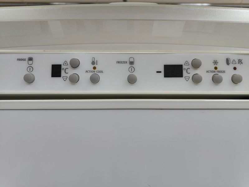 Холодильник Electrolux ERB3516 130W 216+87л sn 61801441 n620 000053002 фото