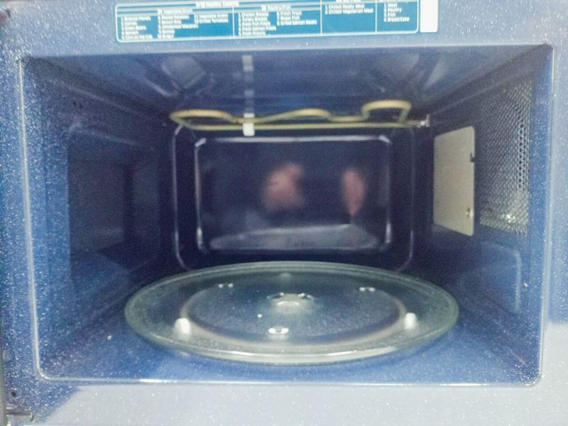 Мікрохвильова піч Samsung MS28F303TAS 1500w гриль 900w 28л Black 000043082 фото
