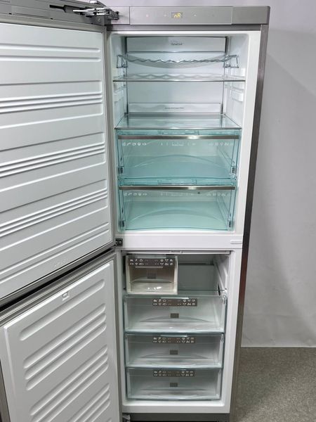 Холодильник двухкамерный Premium KFN 14827 SDE 000038216 фото