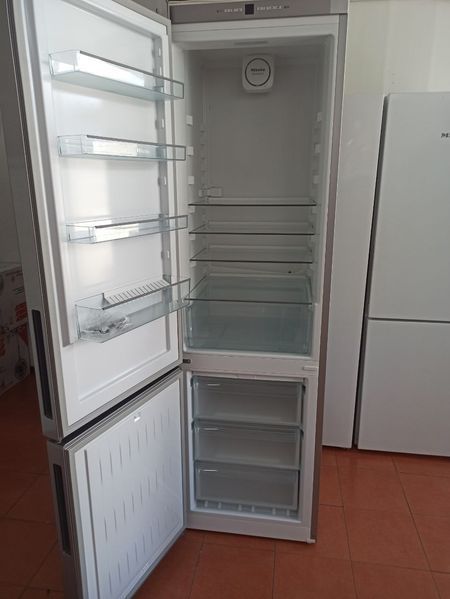 Холодильник двухкамерный Miele KFN 29133 D 000035236 фото