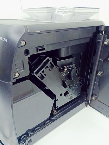 Кавомашина Saeco Intelia HD8751 1850w sn TW901406100241 000029071 фото