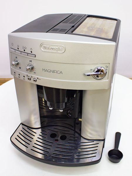 Кофемашина Delonghi Magnifica ESAM3200 S 000021270 фото